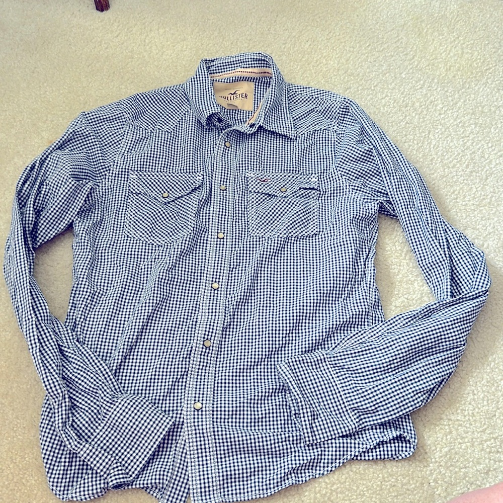 Hollister men’s button down long sleeve shirt with SNAP CLOSURES XL